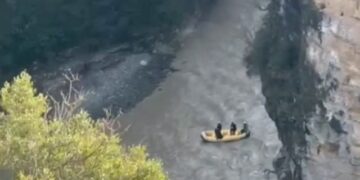 Dyshohet se u hodh në Lumi Osum/ Polumbarët e RENEA kërkime në kanionet e Skrapar