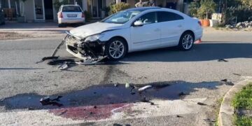 Aksident në afërsi të Lezhës, makina përplas motomjetin, plagoset drejtuesi