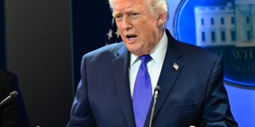 Donald Trump njofton tarifë 15% për importet në SHBA