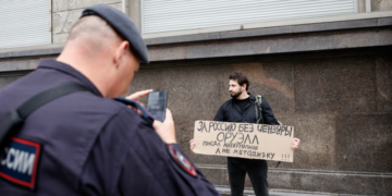 Putin nënshkruan një ligj të ri që forcon kontrollin e FSB-së mbi internetin rus