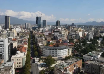 “Zhbllokohet” rivlerësimi i pronave/ Udhëzimi botohet në Fletoren Zyrtare edhe hyn në fuqi nga sot