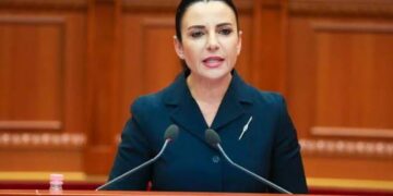 Rama shkarkon Belinda Ballukun nga detyra si zv/kryeministre dhe ministre!