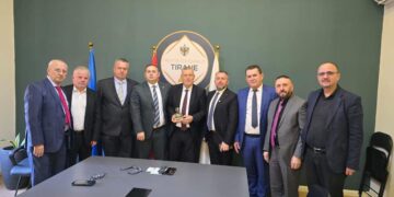 Prefekti Shkëlqim Hajdari pret Lidhjen e Bizneseve të Kosovës