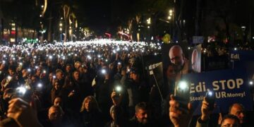 Protesta e opozitës, s’ka podium dhe as fjalime! Skenari, çfarë pritet të ndodhë para Kryeministrisë