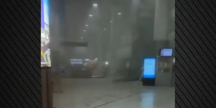 Droni iranian godet Aeroportin Ndërkombëtar të Kuvajtit, disa punonjës të lënduar