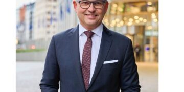 Komisioneri i KE për vizitën në Shqipëri: Reforma në Drejtësi ka ndihmuar sfidat europiane