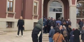 Banorët që preken nga projekti TID protestë, kryeministri Edi Rama mbërrin në Bashkinë Durrës