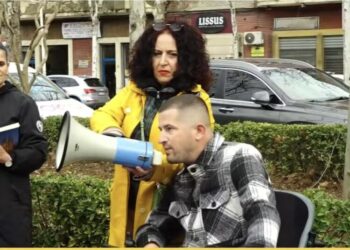 “Koncensionarit i jep mld €, banorëve të Durrësit 1 metër ² sa një drekë te Vollga”