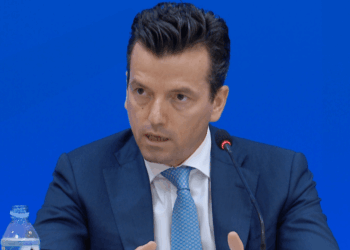 Rama në Bordin e Paqes, Shehaj-mazhorancës: Jeni në shok, dridheni nga ankthi.