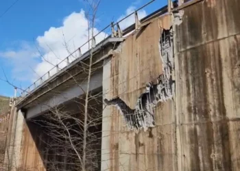 Përkeqësohet situata te “Arrat e Gurrës”, bllokohet tërësisht qarkullimi në aksin Librazhd–Prrenjas