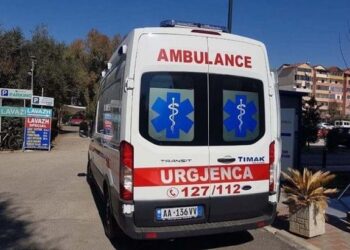 Aksident i rëndë në Tiranë, makina përplas për vdekje 7-vjeçarin