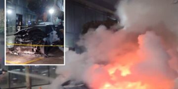 U përfshi nga flakët, shkrumbohet plotësisht Range Rover në Pogradec.