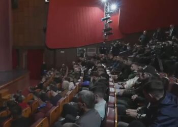 Ervin Salianji nis takimin në Fier, pritje e entuziaste nga demokratët