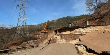 Bllokimi i aksit Librazhd-Përrenjas, furgonat shtrenjtojnë çmimin e biletës deri 40%