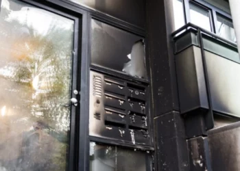 Sulmi me granatë në ambasadën izraelite në Danimarkë, dënohen me burg dy suedezë