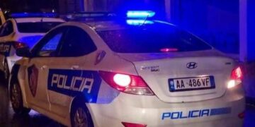 I preu rrugën ish-gruas dhe i theu xhamin e makinës, arrestohet 48-vjeçari nga Laçi