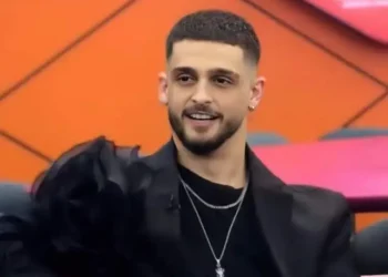 ‘Babi e dëboi mamin prej shtëpisë’/ DJ Gimbo i rrëfen Selinit për ndarjen e prindërve të tij