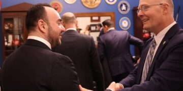 “Kapja e shtetit shkatërron pluralizmin”, Balliu takim në SHBA me kongresmenin John R. Moolenaar