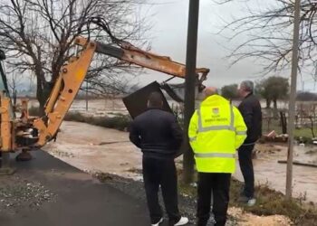 Reshjet e shiut përmbytin oborre banesash në Bardhaj të Shkodrës
