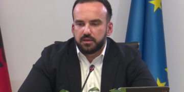 Çfarë do ndodhë me mbetjet në Durrës? Ministri i Mjedisit: Dy rrugët që mund të ndiqen