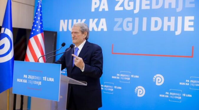 A do të ketë protestë të pandërprerë para Kryeministrisë ,Berisha: Kërkesa e qytetarëve do zbatohet!