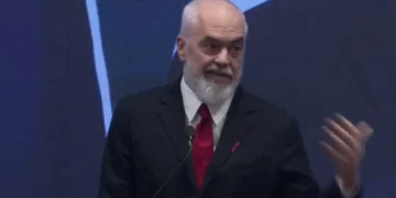 Rama sulmon Hagën: Prokurori idiote, me instrumente politike si gjykatat serbe!