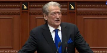 Berisha ‘shpërthen’ nga Kuvendi: Po mbroni vi*het e Belindës, por… Peleshi i ndërpret fjalën