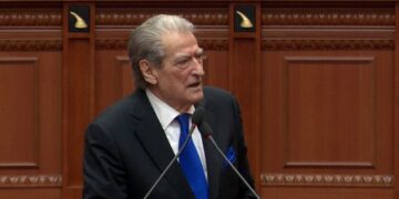 Berisha sqaron fjalorin ndaj Ballukut: Sikur të thoja ‘dollapë’, mos u bëni histerikë!