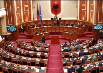 Gjyqi në Hagë, Kuvendi i Shqipërisë miraton deklaratën për pafajësinë e ish-liderëve të UÇK