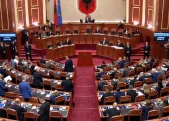 Kuvendi sot në seancë plenare/ 2 interpelanca me ministren e Arsimit dhe disa projektligje …