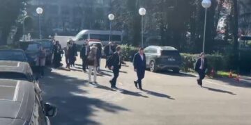 Misioni faktmbledhës i PPE shkon në selinë e PD, do të takohen me Berishën dhe përfaqësues të tjerë