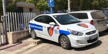 Parandalohet ngjarja kriminale! Eksploziv poshtë makinës në Konispol, shoferi e pikas dhe…