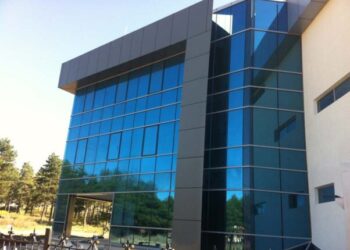 Jepnin fajde duke përfituar shuma të mëdha parash, Prokuroria Korçë mbyll hetimet, në gjyq 3 persona