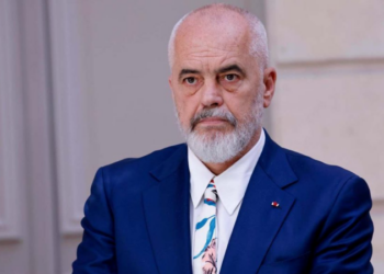 Kryeministri Rama mbledh Grupin Parlamentar të PS, pak para nisjes në Bruksel