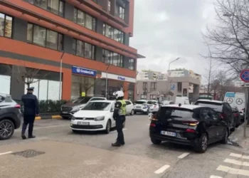 Të shtëna me armë në bankë dhe tentativa për grabitje,reagon policia e Tiranës, si u arrestua autori