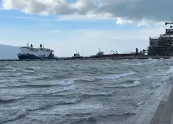 Erë dhe dallgë, Kapiteneria e Vlorës ndalon lundrimin e anijeve të vogla lundruese dhe të peshkimit