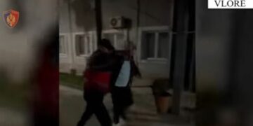 Parandalohet përshkallëzimi i konfliktit/ Pas sherrit në lokal u kap me armë, arrestohet 39-vjeçari