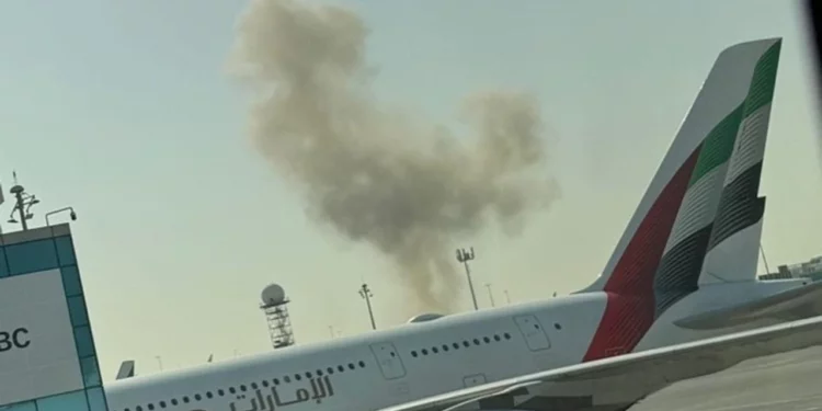 Rënia e dronëve pranë Aeroportit të Dubait, katër persona të plagosur