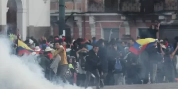 Ekuadori fushë betejë mes ushtrisë dhe bandave, qeveria dërgon 75 mijë trupa në terren