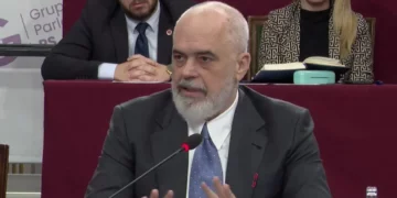 “Ku ndryshojmë ne nga ata që donin t’i pushkatonin gjyshin?” Rama për Ballukun: Do mbroj të vërtetën