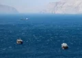 Irani planifikon të vendosë tarifa për anijet që kalojnë nëpër Ngushticën e Hormuzit