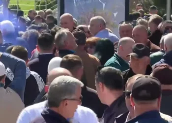 Nis shpërndarja e protestuesve, Berisha: Faleminderit që erdhët, do vazhdojmë kryengritjen  paqësore