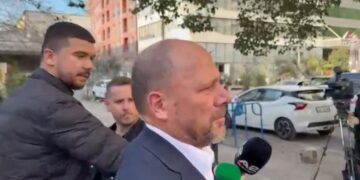 Mbi një orë në SPAK, Xhelal Mziu flet pas daljes nga prokuroria