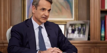 Mitsotakis flet për energjinë bërthamore, shpërthejnë reagimet e deputetëve