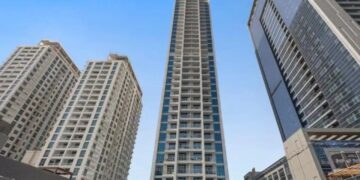 Dyshohet se xhiroi raketat iraniane mbi qytet, arrestohet në Dubai turisti britanik