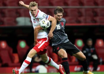 Polonia humbet pjesët para Shqipërisë, dëmtohet sulmuesi