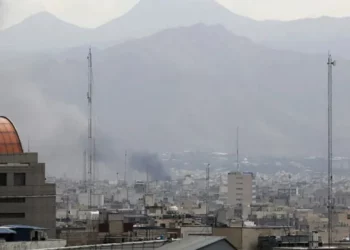 Irani kundërpërgjigjet ndaj Izraelit: Aktivizohen mbrojtjet ajrore