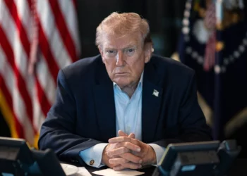 Trump: Marrja e naftës iraniane opsion, bombardimi i Hormuzit jo i mirë