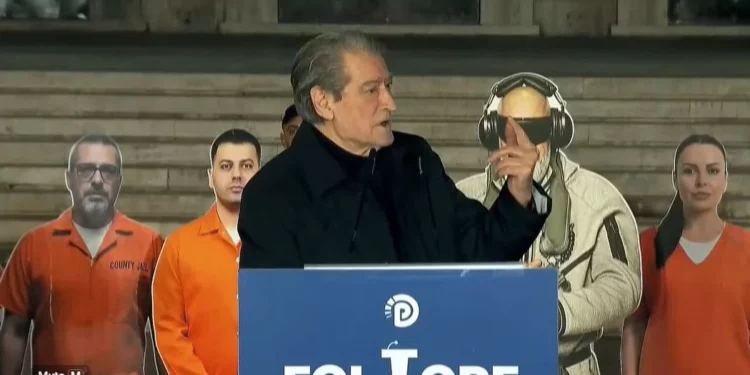 Pas zjarrit, Berisha mungon në seancë dhe paralajmëron krizë