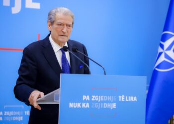 GJK zbardh vendimin: Zgjatja “arrestit shtëpiak” për Sali Berishën, masë antikushtetuese
